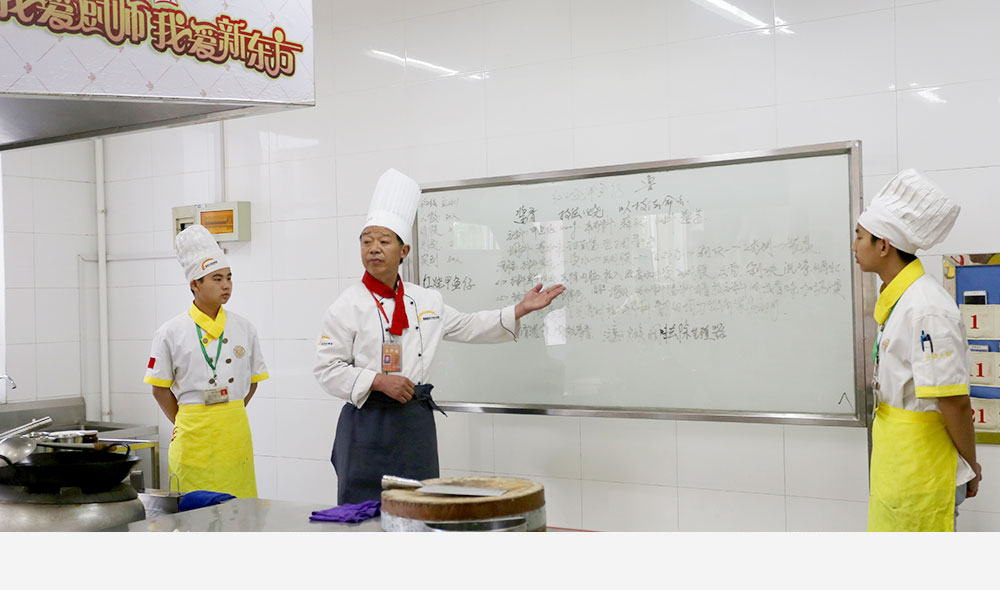 ֣���¶������ѧУ��ʦרҵ��ʦָ�� С���ѧ