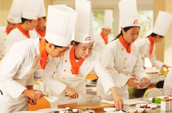 �򹤷���ѧ������֣���¶������ѧУ