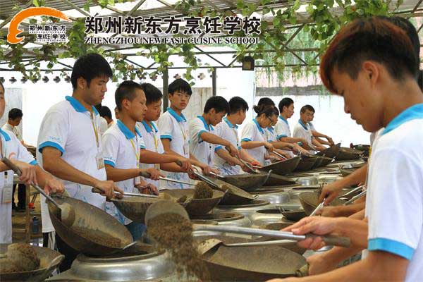 新的选择,新的未来:25岁酒店服务员变身新东方