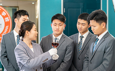 ֣���¶������ѧУ