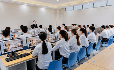 ֣���¶������ѧУ